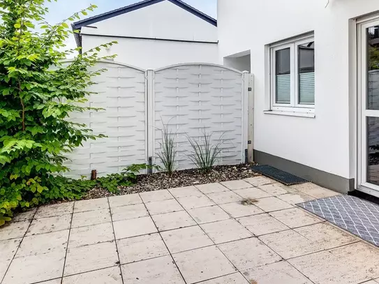 Erdgeschosswohnung mit großer Terrasse auf Zeit182