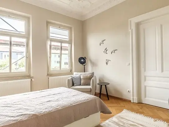 Shared room in a beautiful old apartment