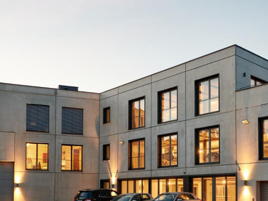 Bürozimmer mit 2-4 Arbeitsplätzen in einzigartigem Büro-Loft - All-in-Miete
