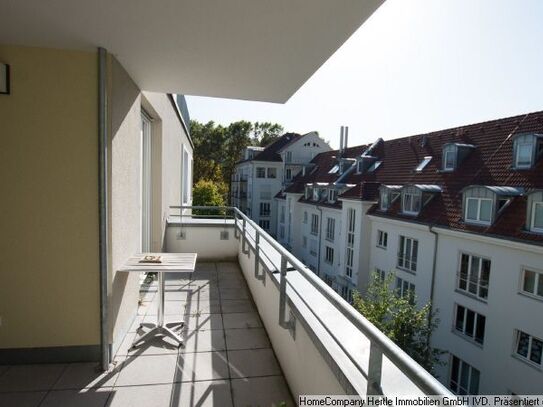 Hell & großzügig möbliert mit Balkon und TG-Stellplatz in ruhiger und zentrumsnaher Lage für 3-5 Monate in Freiburg, Ob…