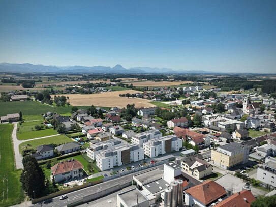 NEU - Sattledt, Hauptstraße - Neubau mit Tiefgarage, Lift, Nahwärme und PV-Anlage - werthaltige Ziegelmassivbauweise -…