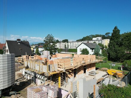 Zügiger Baufortschritt - Neubau mit Tiefgarage, Lift, Wärmepumpe & PV-Anlage!