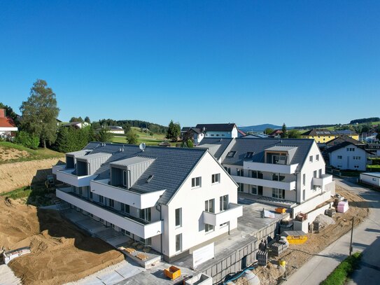 Sonnige Erdgeschosswohnung mit Eigen­garten und zwei Stellplätzen – Ihr neues Zuhause in Hellmonsödt