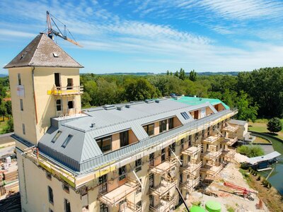 Große Dachgeschosswohnung mit 3 Dachterrassen und traumhaftem Blick ins Grüne – Exklusives Wohnen in Traun!