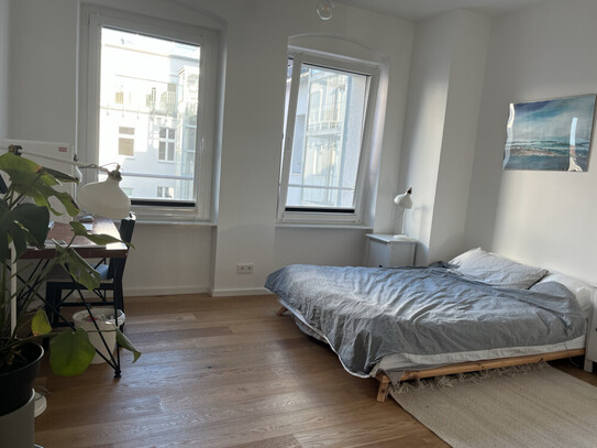 Spacious, light filled Pberg apt