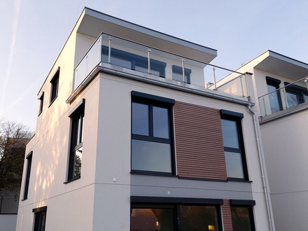 Top-modernes Einzelhaus mit 5 Zimmer und unglaublichem Ausblick auf die Weinberge und in das Tal