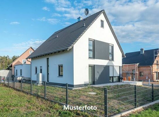 +++ Einfamilienhaus mit Terrasse und Garten +++