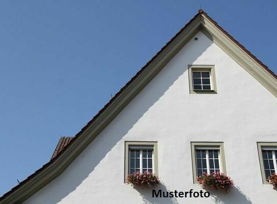 2-Familienhaus mit Garage + provisionsfrei +