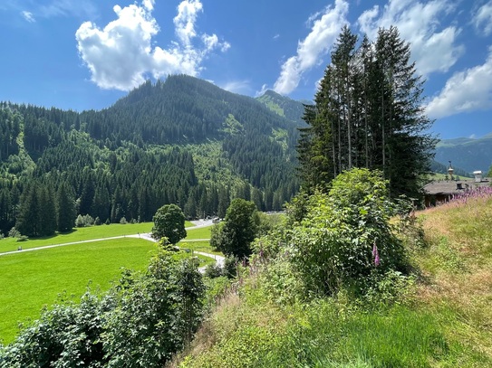 ZWEITWOHNSITZ - HOCHWERTIGE EINFAMILIENHÄUSER/ CHALETS - EXKLUSIVES BAUPROJEKT MIT TRAUMHAFTEM BERGPANORAMA - ABSOLUTES…