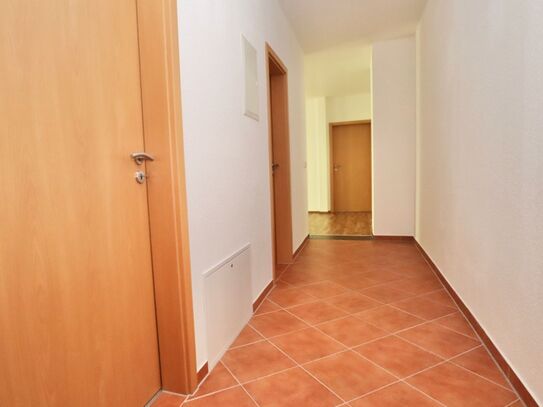 3-Raum Wohnung in Chemnitz • Balkon • Tageslichtbad • Wanne • Stellplatz • offene Küche • Anschauen!	ID: 1528