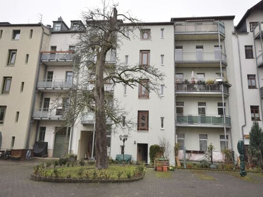 3-Raum Wohnung • Einbauküche • großer Balkon • Bad mit Wanne • neues Laminat • Zentrum • in Chemnitz	ID: 3195