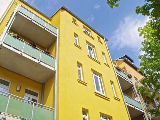 tolles Ambiente • Fussbodenheizung • 2 Zimmer • Sonnenbalkon • Laminat • historische Elemente • TOP!	ID: 3111