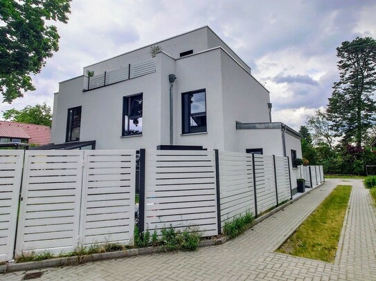 Wohnung im Stil Doppelhaushälfte, eigener Garten direkt an Terrasse, neue Luftwärmepumpe
