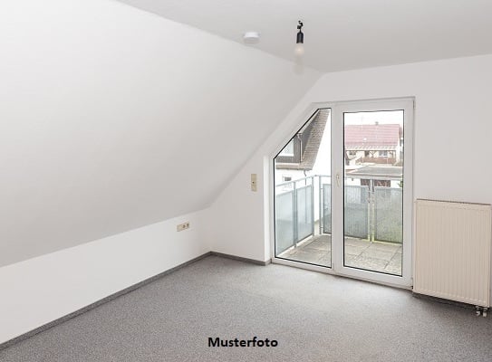 4-Zimmer-Wohnung mit Balkon