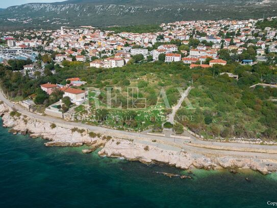 Novi Vinodolski – Grundstück in erster Reihe zum Meer für den Bau eines Hotels