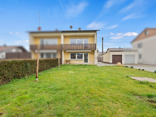 Ihr eigenes Zuhause! Charmante Doppelhaushälfte mit schönem Gartengrundstück und viel Potential