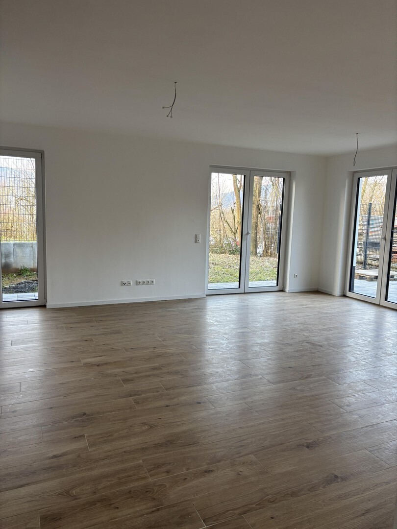                                                               Erstbezug: Helles Reihenendhaus mit Garten &amp; Terrasse &ndash; 4 Zimmer &ndash; Neubau                                                       in Höchst (Frankfurt am Main)