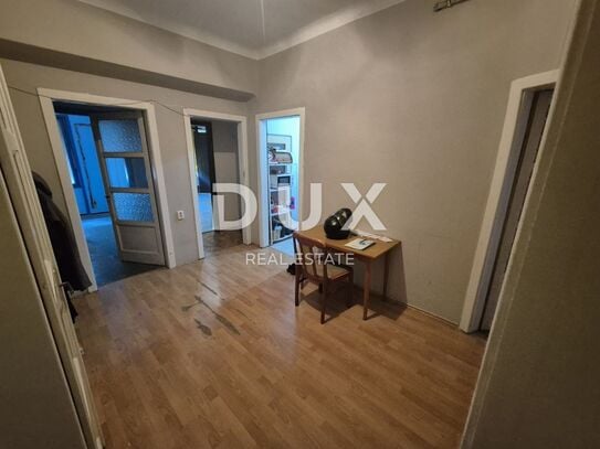 PULA, ZENTRUM - Apartment mit 4 Schlafzimmern, Terrasse