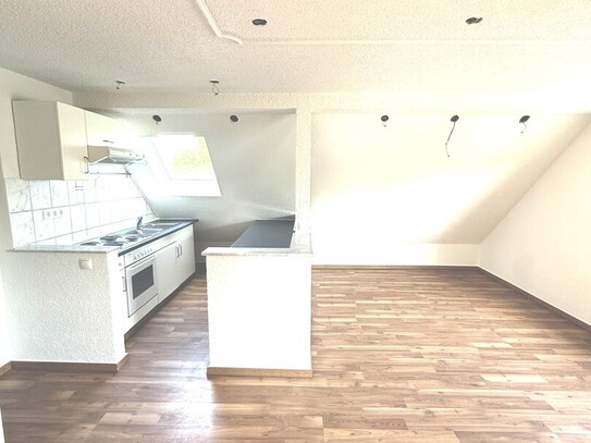 Top Dachgeschosswohnung mit ruhigem Gemeinschaftsgarten
