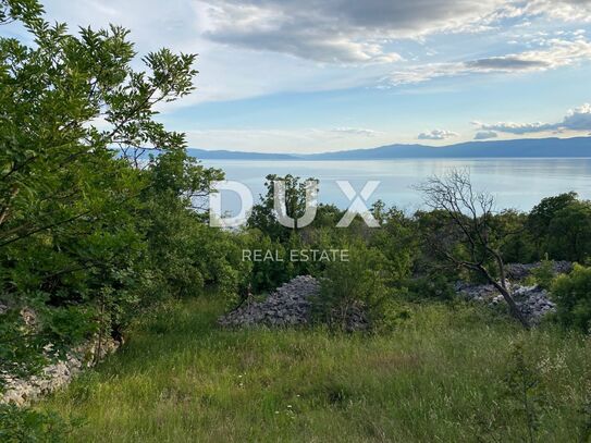 RIJEKA, KOSTRENA – Grundstück 2.106 m2 mit Meerblick – nur 230 Meter vom Meer entfernt! GELEGENHEIT!