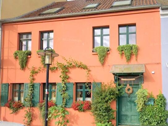 Modernisiertes Reihenmittelhaus in Ketzin/Havel, mit viel Platz zum Wohnen und Leben, zu verkaufen.