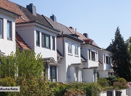 Reihenmittelhaus, Terrasse und Garage