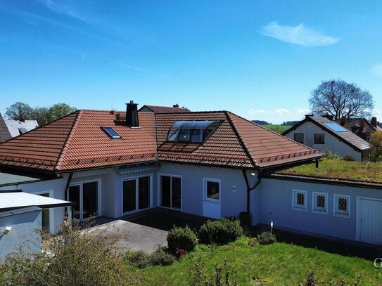 Stark reduziert! Großer Bungalow, tolle Lage in Kirchenlamitz