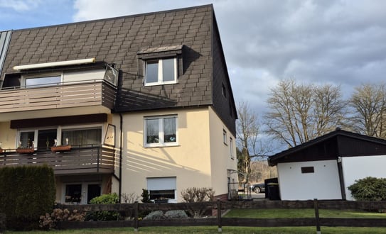 Helle und gut geschnittene 3 Zimmerwohnung mit Südbalkon und eigenem PKW Stellplatz