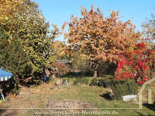 ca. 1400 m² Bauland (ehem. Obstwiese / ruhiger Lage / top Verkehrsanbindung) in der Fontanestadt NRP