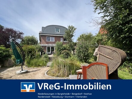 Großzügiges Einfamilienhaus samt grüner Oase in Hamburg-Schnelsen