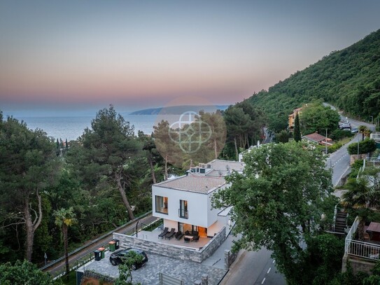 Stylishe, luxuriöse Villa mit Meerblick *Moscenicka Draga*