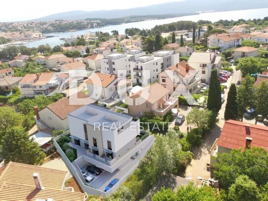 INSEL KRK, STADT KRK - Neubau! Wohnung mit Garage im Zentrum von Krk