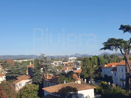 FRÉJUS: Tolles 3-Zimmer Apartment mit Ausblick