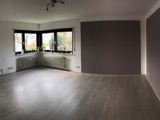 Schöne, helle 3,5 Zimmerwohnung (87,5 qm) mit Südbalkon