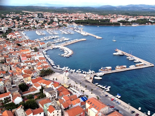 Vodice, Baugrundstück, ruhige Lage