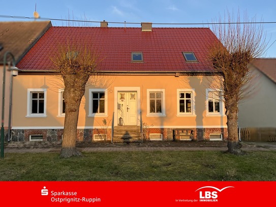 Saniertes Bauernhaus mit großem Garten