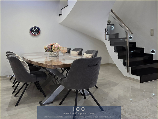 Moderne und exklusive Neubau-Villa
mit ca. 6,68 % Bruttorendite und Mieter, bestens geeignet für Kapitalanleger