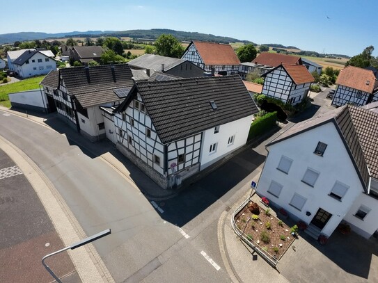 Neuer Preis! Fachwerkhaus mit viel Platz für Familie und Hobby