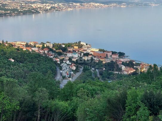 OPATIJA, KOLAVIĆI – Baugrundstück 1096 m2 mit einem Projekt für eine Villa mit Panoramablick auf das Meer für ein Famil…