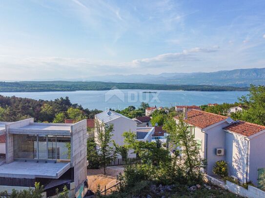 INSEL KRK, KLIMNO - Baugrundstück 1040m2, nur 300 Meter vom Meer entfernt, mit Meerblick, ruhige Lage