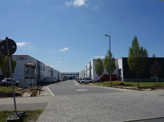 Hallenflächen mit Büro Nähe Flughafen Schönefeld zu mieten