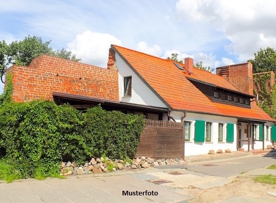 Landwirtschaftsfläche Hofstelle - Wohnhaus, Scheune und Stall