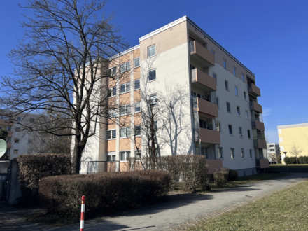Renovierte 4-Zimmer Eigentumswohnung inkl. Balkon in München
