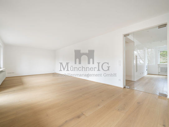 MÜNCHNER IG: Moderne Penthouse-Stil Wohnung – Hochwertig saniert mit Blick ins Grüne!