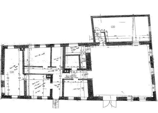 24_RH454a Ein Nebenhaus mit Wohnungen auf einem Gutsanwesen / Nähe Kelheim