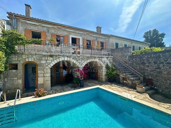 Crikvenica - Steinhaus mit Pool und Aussicht