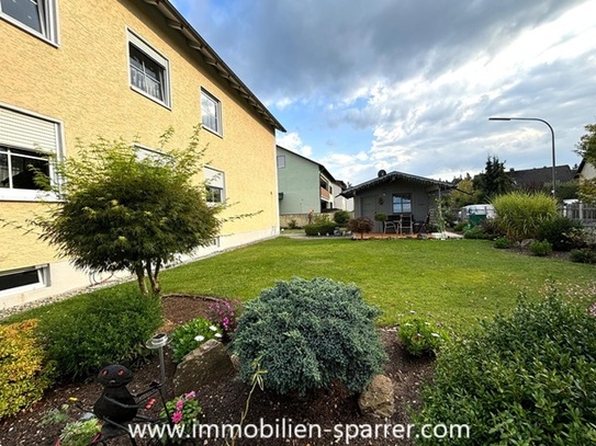 Helle 4,5-Zimmer-Wohnung mit Terrasse und Garage in Weiherhammer