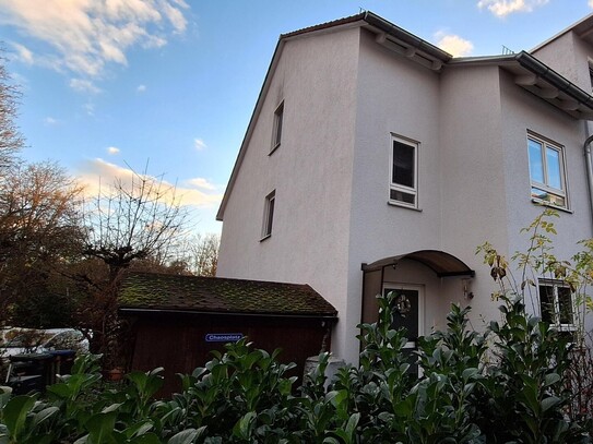 Reihenendhaus von privat in Böblingen mit Garage und Carport