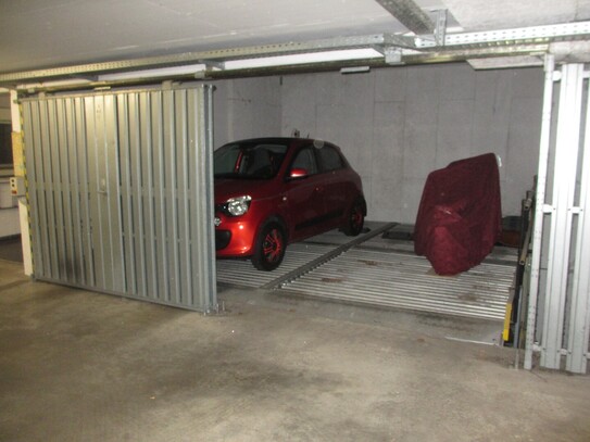 Garage, KFZ Stellplatz Auto Unterstellplatz in Berlin Spandau