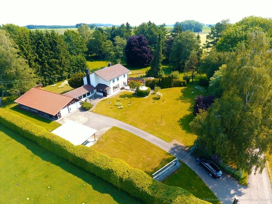 Grandioser Landsitz in Alleinlage mit sehr großem Grundstück zwischen Leutkirch und Memmingen